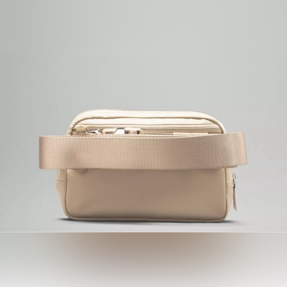NWOT Lululemon everywhere belt bag 1L - Picture 6 of 15